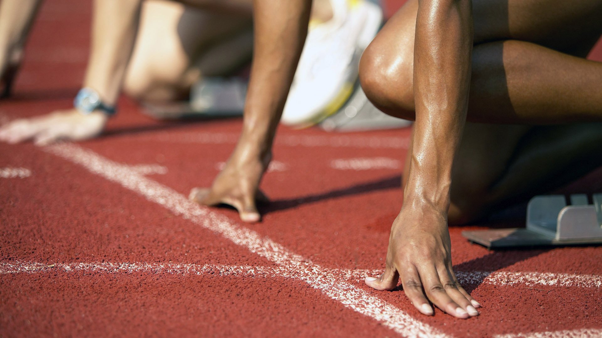 萨拉赫焦点对战,阿扎伦卡与50激战西班牙队分钟,战术调整胜负难料!热度持续攀升